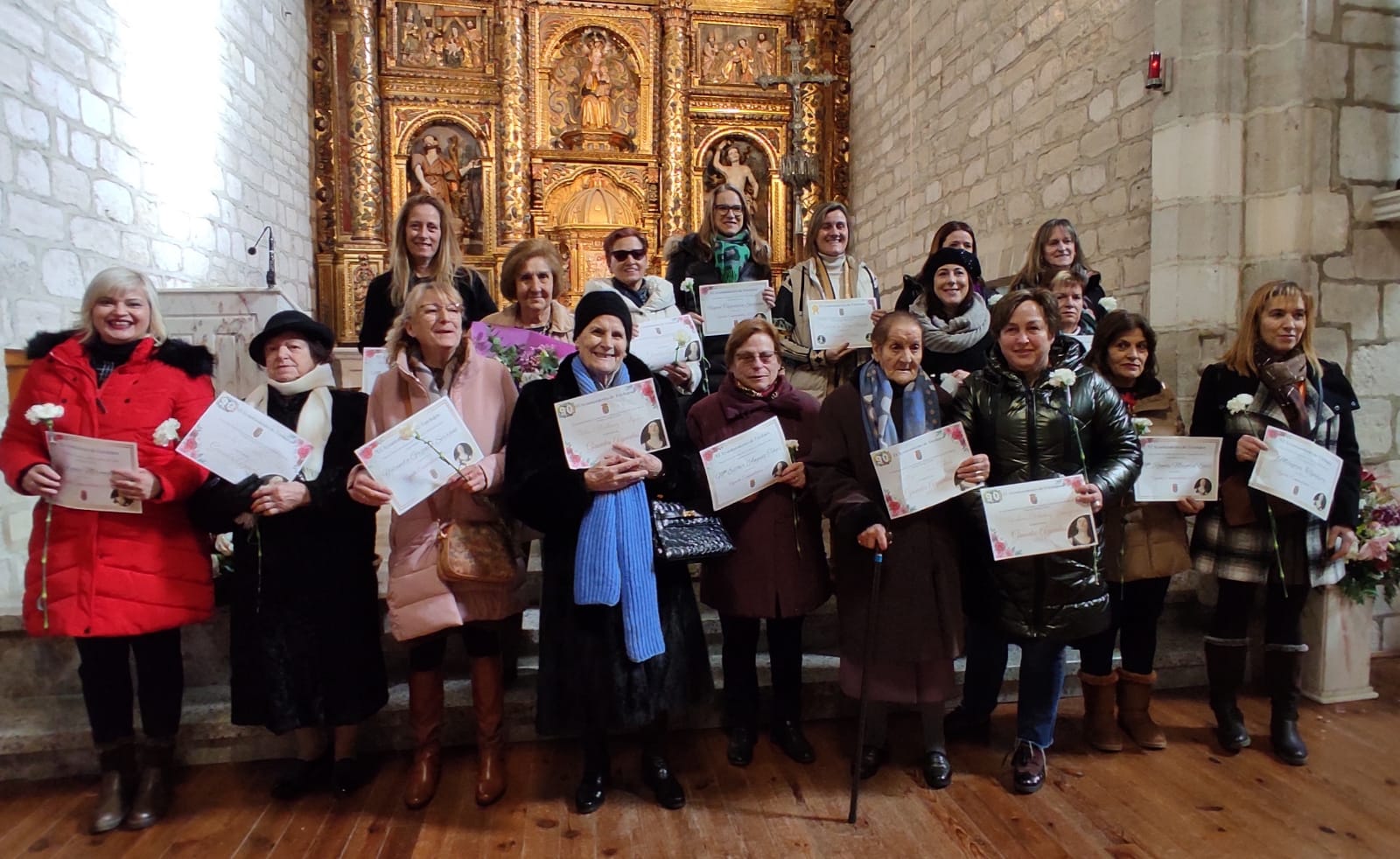 Foto de las homenajeadas en la Iglesia de Tardajos