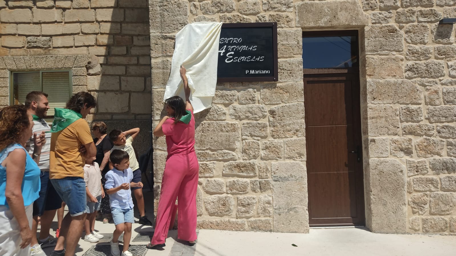 Inauguración del Centro Antiguas Escuelas Padre Mariano, en Tardajos: Un Nuevo Espacio para la Cultura y la Comunidad